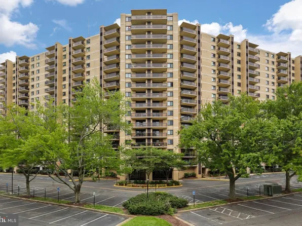 205 Yoakum Pkwy Unit 1724, Alexandria, VA 22304