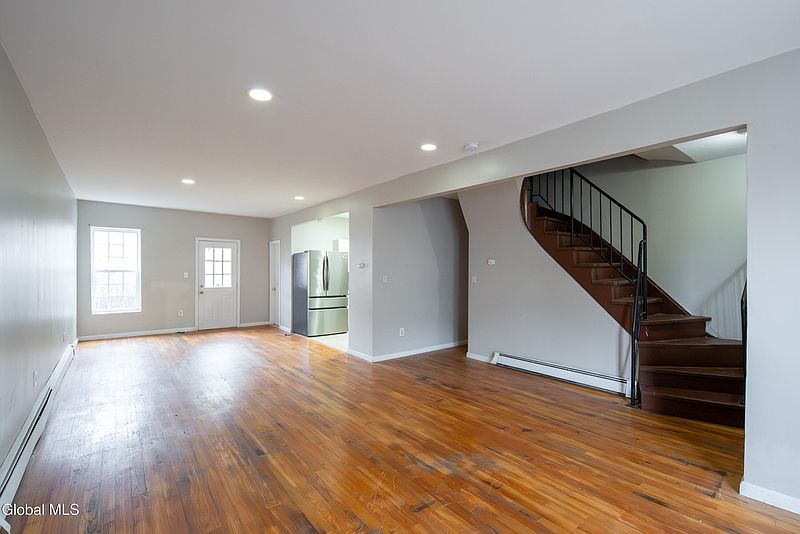 5th image of 67 Ingalls Avenue
