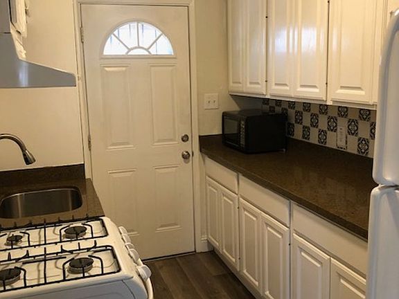 4th image of 214-222 McLeod St #218