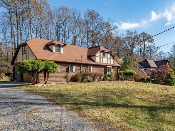 126 Olgia Ln, Johnson City, TN 37604