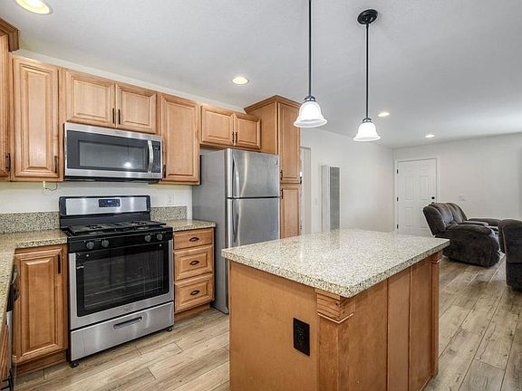5th image of 300 Washington St #B