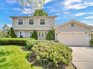 1100 Lockwood Dr, Buffalo Grove, IL 60089