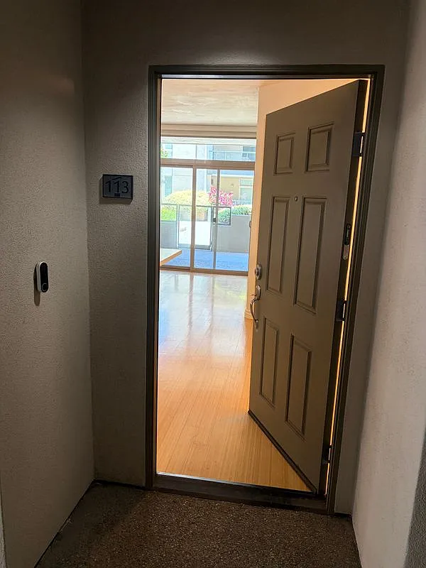 2 bed, 2.0 bath, 1100 sqft, $4,800 — Photo 1