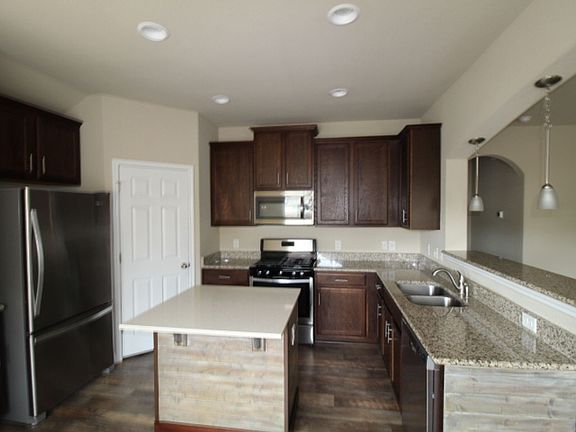3rd image of 420 Callahan Ln