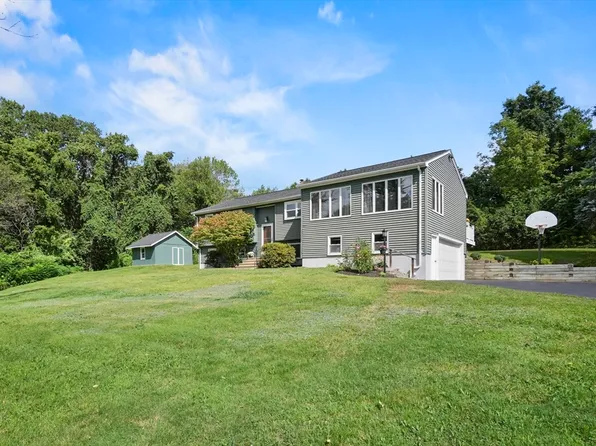 534 Pleasant St, Leicester, MA 01524