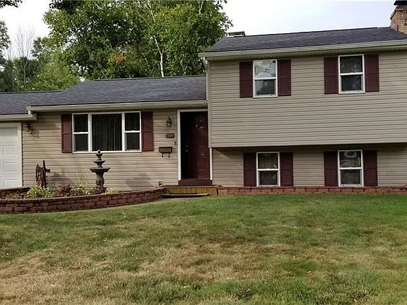 2nd image of 189 Bentwillow Dr