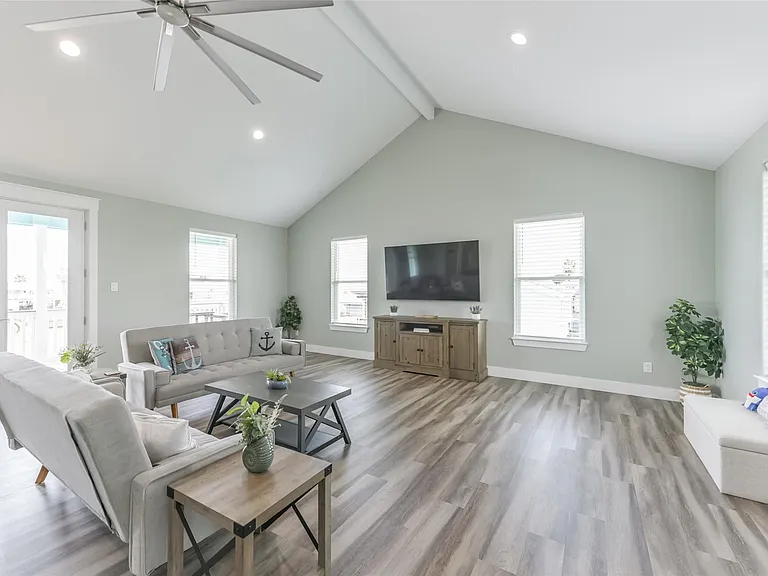 16630 Jean Lafitte Rd — Photo 10