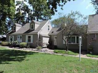 215 S River Rd, Waterville, OH 43566