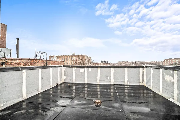 Rented by Compass | media 32