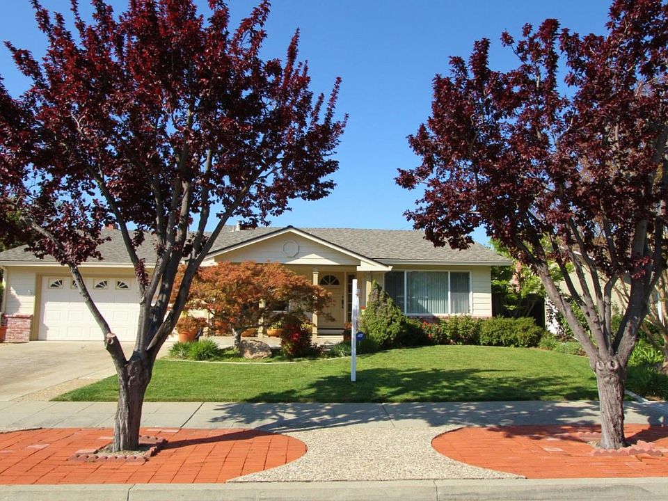 1st image of 1235 Pampas Dr