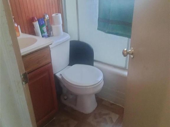 5th image of 2210 Huntington Ave