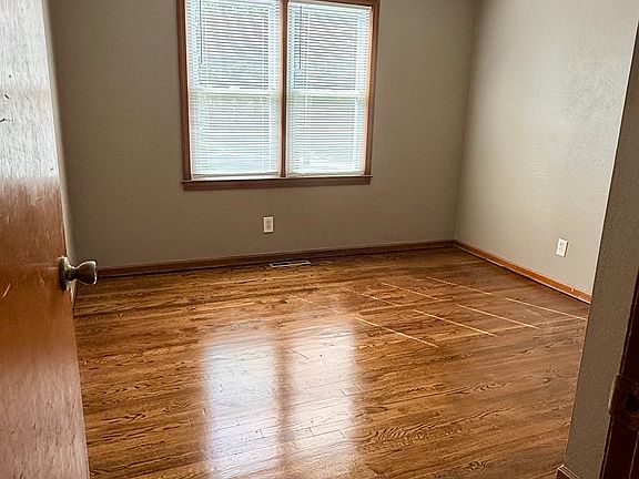 5th image of 3807 N Osage St