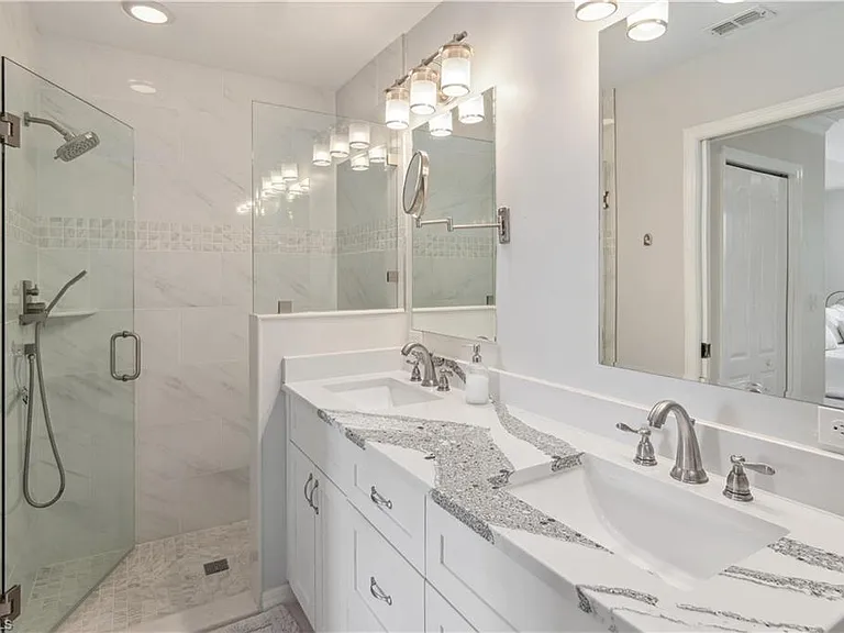 7515 Stoneybrook Dr #811 — Photo 16