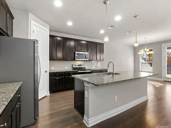 219 Lucchese, San Antonio, TX 78253