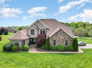 7477 Henson Forest Dr, Summerfield, NC 27358