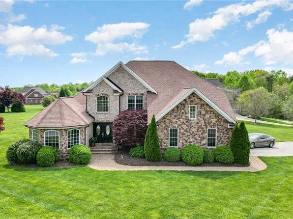 7477 Henson Forest Dr, Summerfield, NC 27358