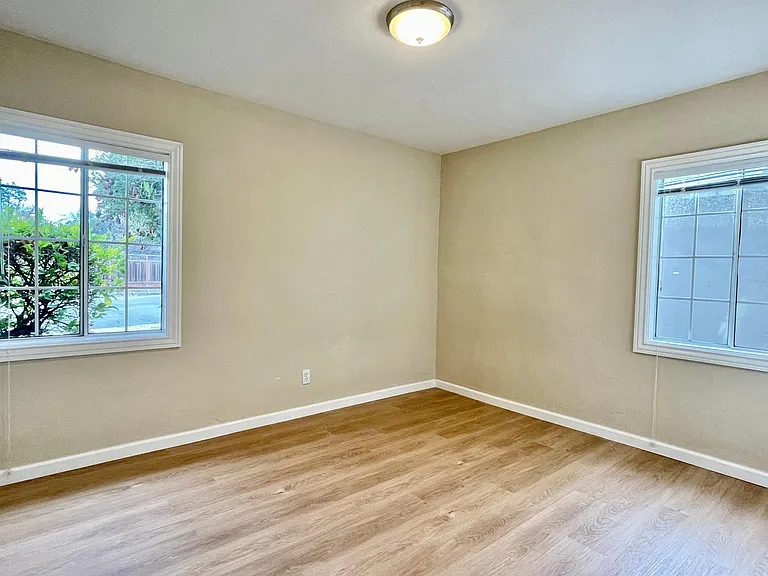 10217 S Tantau Ave — Photo 5
