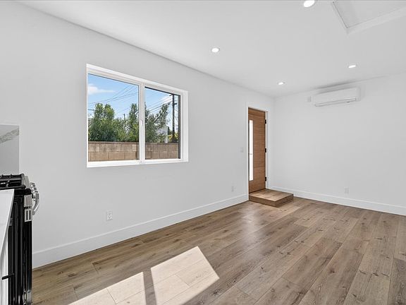 3rd image of 7053 Fallbrook Ave