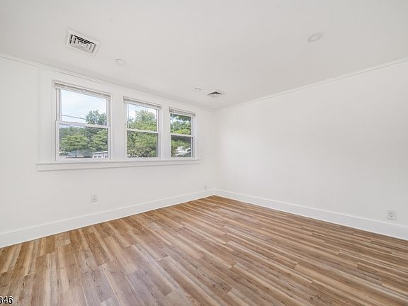 4th image of 57 River Rd Floor 2