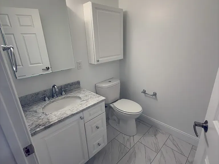 302 Paine Ct — Photo 2