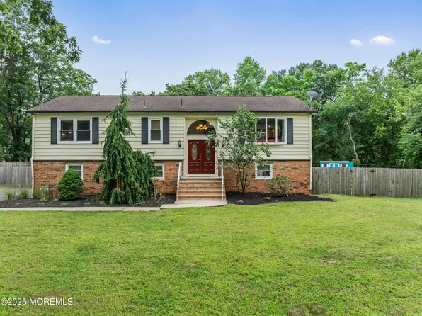 72 Molly Pitcher Lane, Freehold, NJ 07728