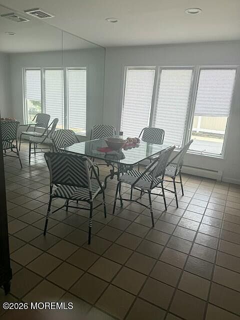1st image of 544 Trenton Ave