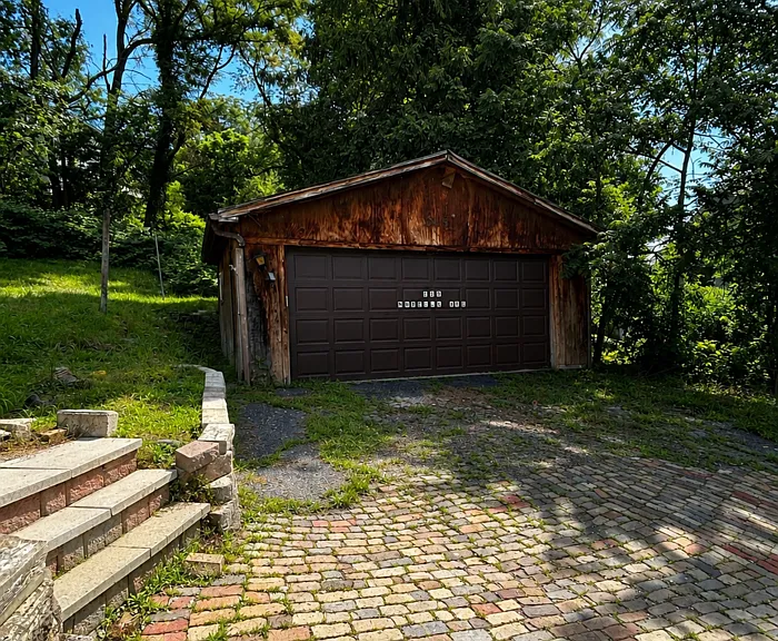 585 Novella Ave — Photo 8