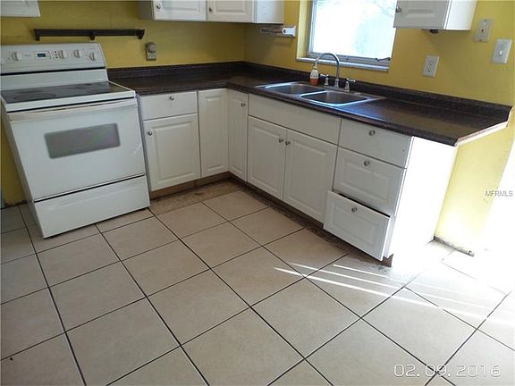 3rd image of 3640 Oxford Dr