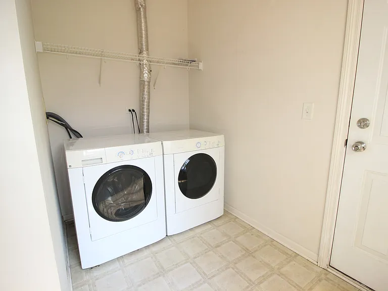 365 Bradbury Ln — Photo 9