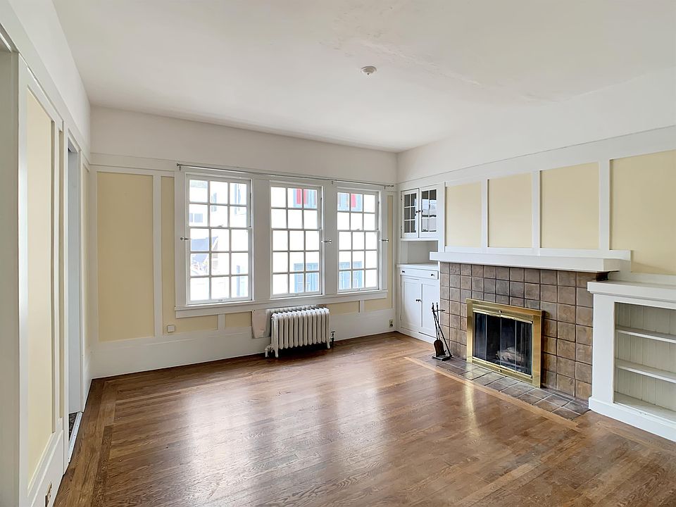 1st image of 2712 Derby St #10969790