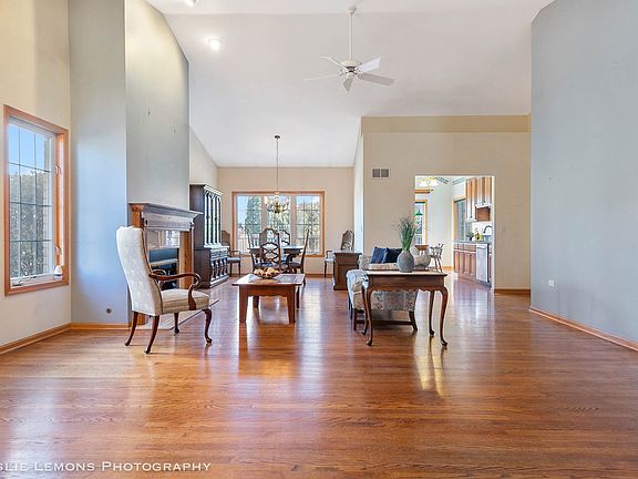 5th image of 11443 Foxwoods Dr