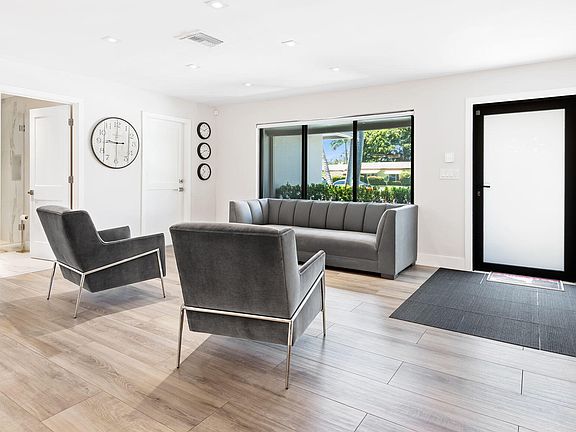3rd image of 1100 SE 5th Court