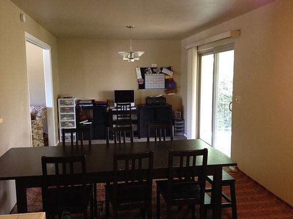Dining room with lots of space
