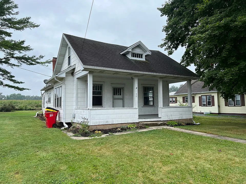 36 E Main St