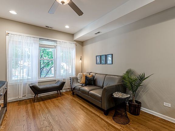 4th image of 2717 N Sawyer Ave APT 1