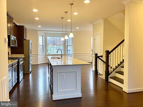 3rd image of 2407 Macmullen Dr
