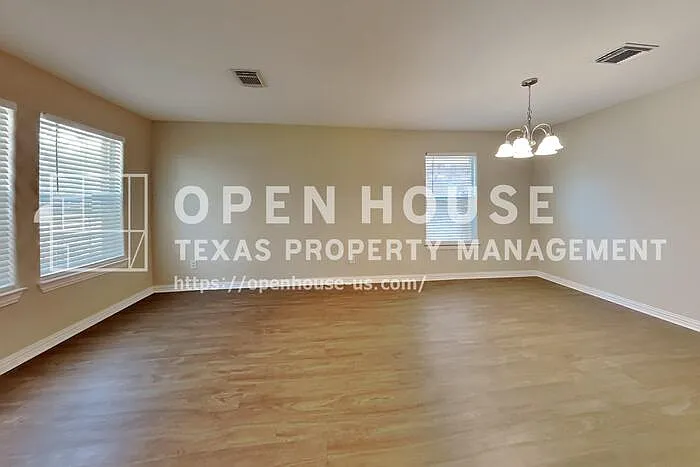 4 bed, 3.5 bath, 3059 sqft, $2,450 — Photo 4