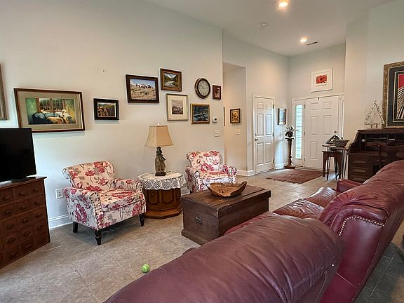 4th image of 108 River Country Dr.