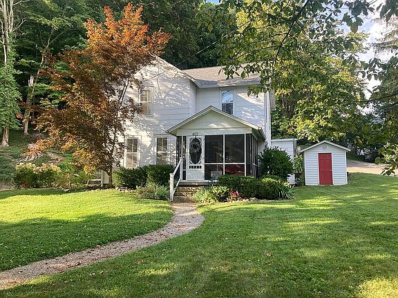 2nd image of 402 W Maple St