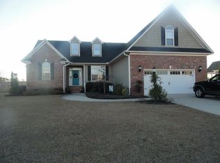 2052 Teesdale Dr, Hope Mills, NC 28348