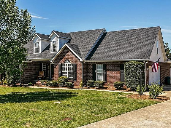 2nd image of 117 Autumn Wood Dr