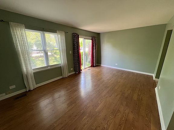 5th image of 2637 Oakshire Ct