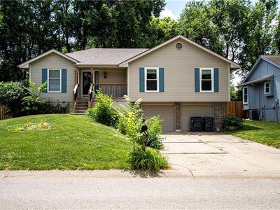 1016 SW Eastman St, Blue Springs, MO, 64015