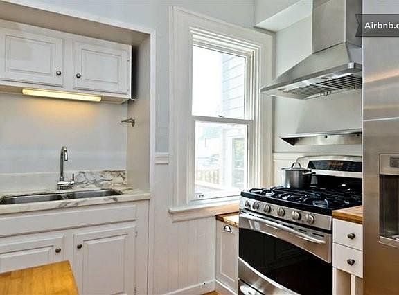5th image of 215 Elsie St