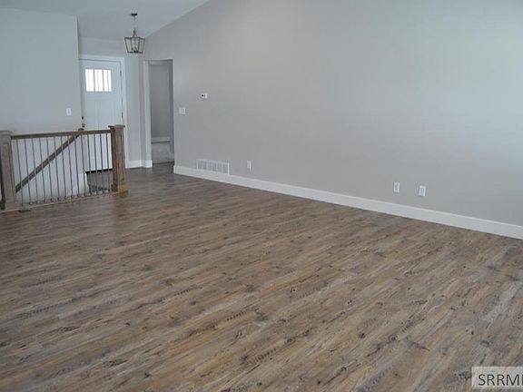 3rd image of 3659 Delaware Ave