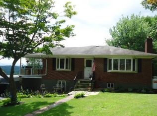 515 Old Indian Rd, Milton, NY 12547