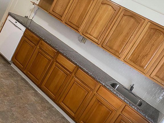 3rd image of 1671 Greenwich St #1