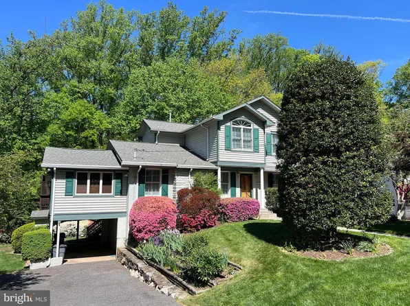 6907 Wilson Ln, Bethesda, MD 20817
