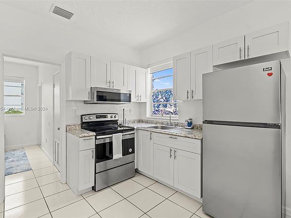 5th image of 6881 E Bay Dr #23