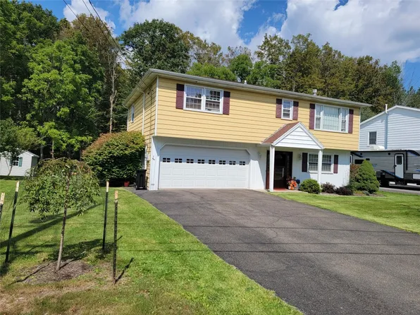 113 Sandy Dr, Vestal, NY 13850